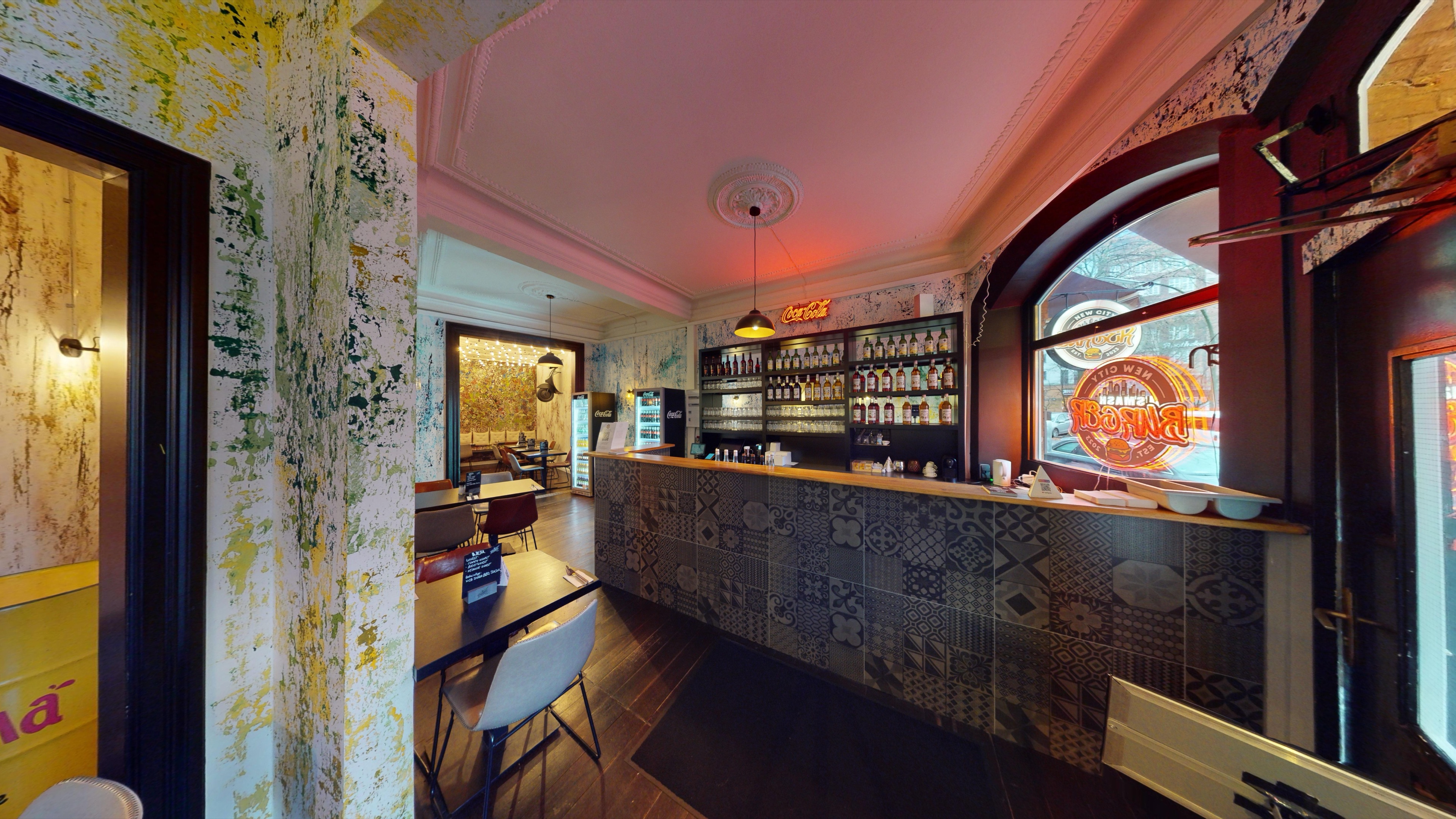 4K-Foto des Gastraums vom New City Smash Burger Restaurant in Hamburg