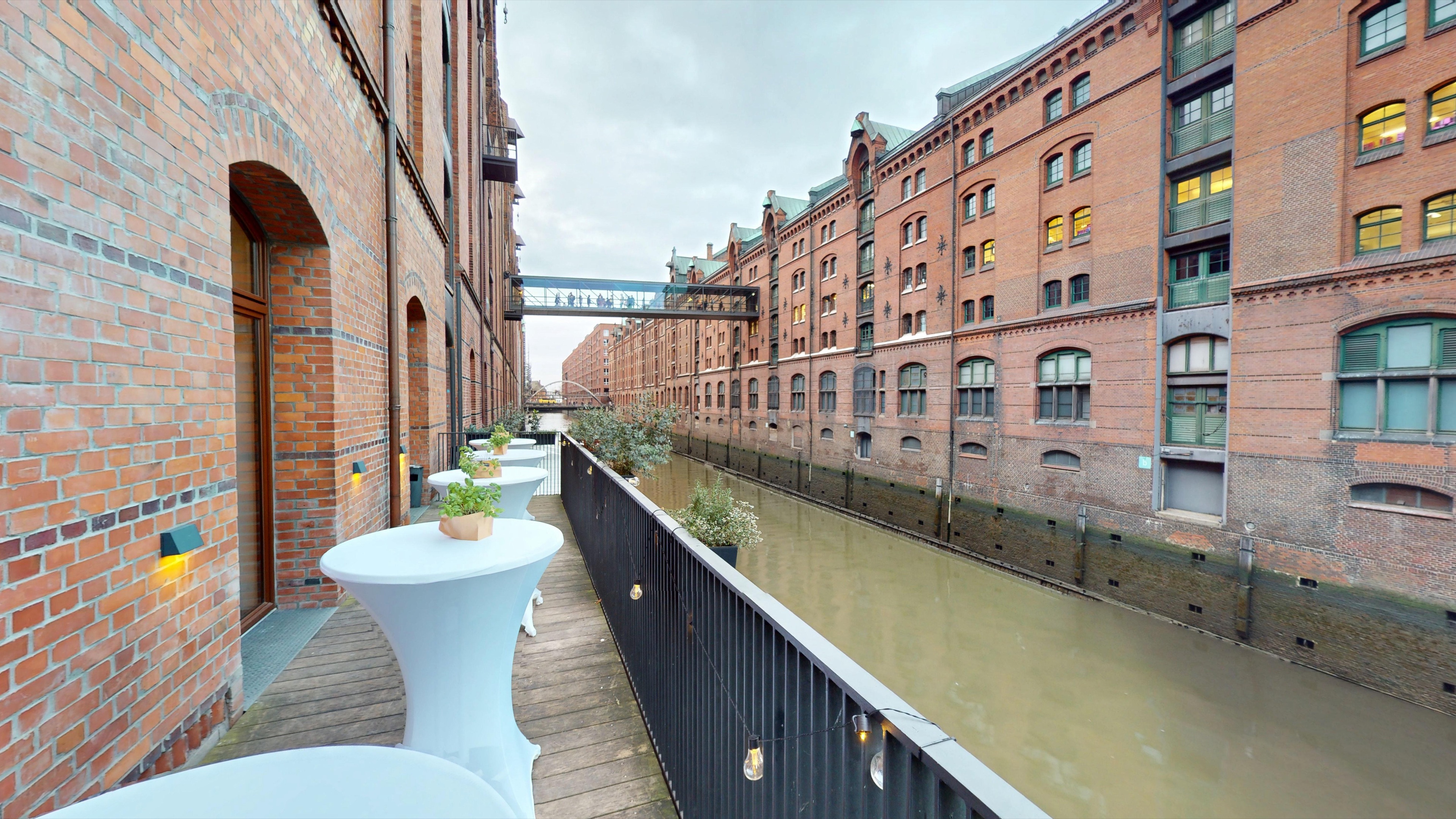 4K-Aufnahme der Terrasse an der Speicherstadt – Eventlocation Vecchio Amore Hamburg