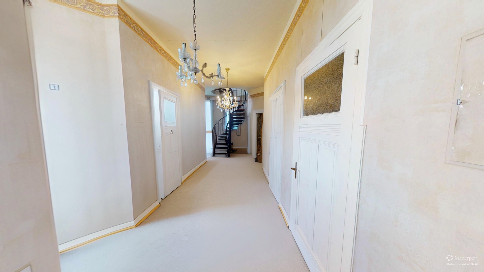 Leerer, per KI von Möbeln befreiter Altbau-Flur in Hamburg aus einer virtuellen Tour